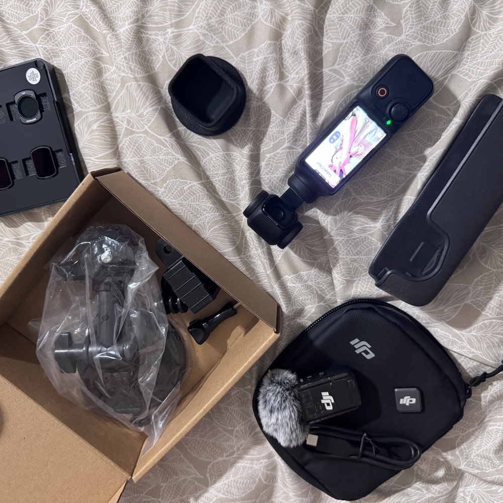 DJI Osmo pocket 3 4K Handheld Gimbal Camera - Black (set) with microphone